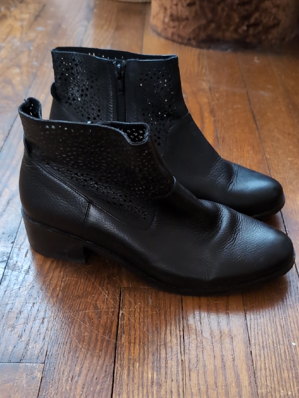 Vionic Black Leather Ankle Boots